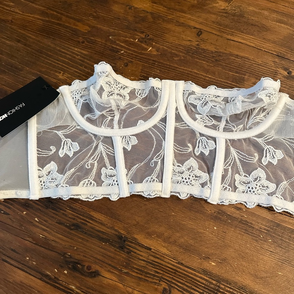 White bandeau top lace